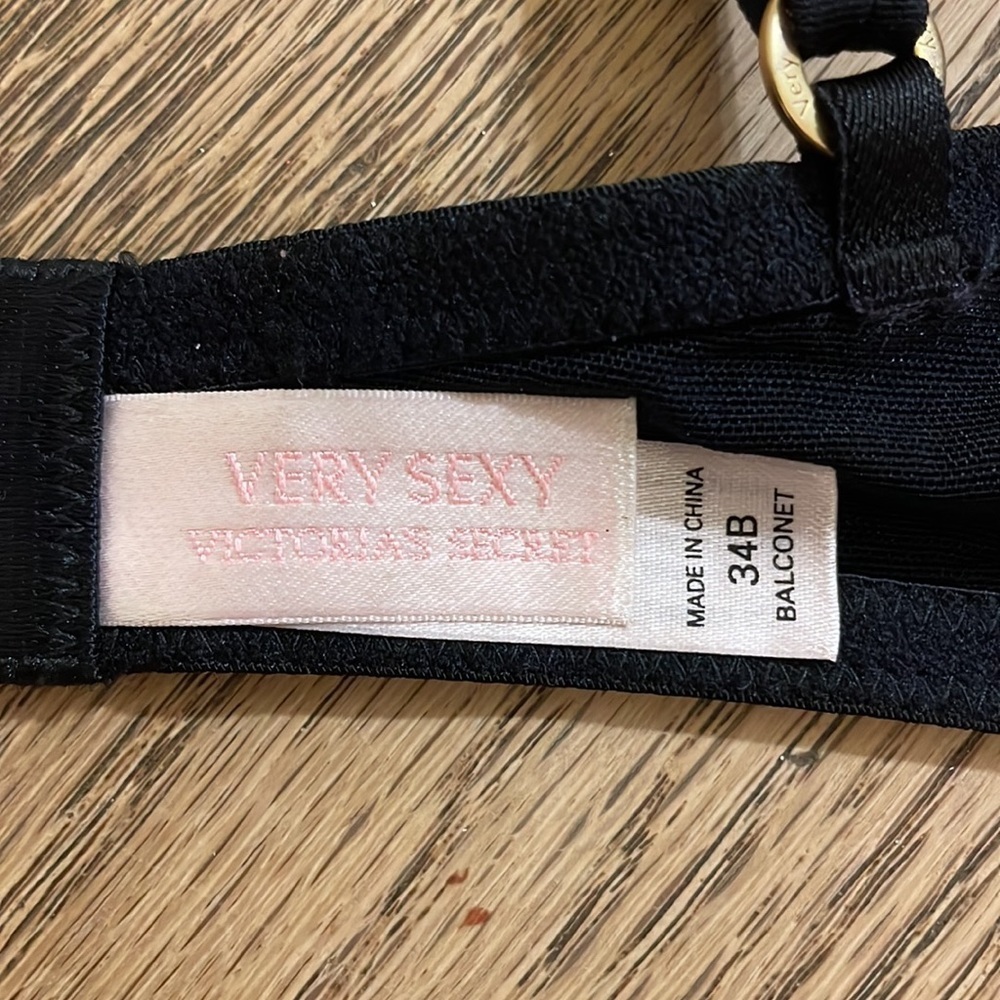 Victoria’s Secret very sexy black bra size 34B - Picture 5 of 6